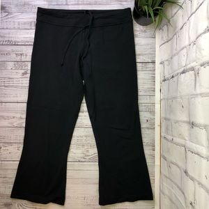 Lululemon black capris yoga leggings